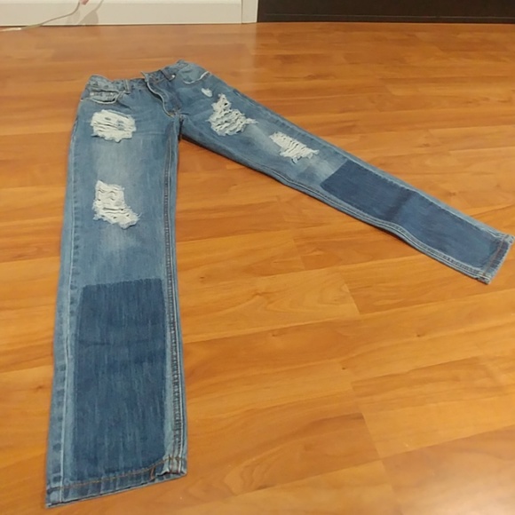 Colorblock Boyfriend Ripped Jeans - Picture 2 of 3